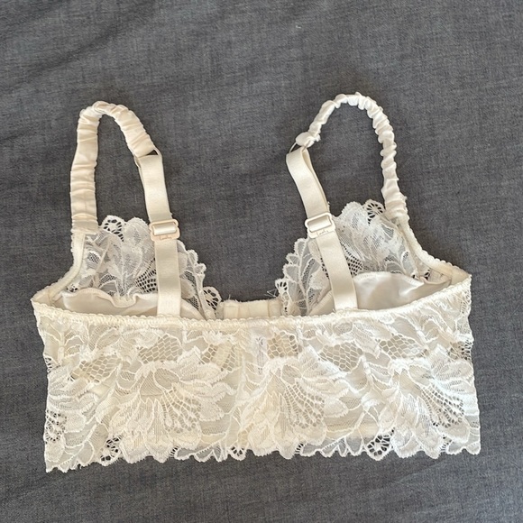 Lonely Satin and Lace Bra in Ivory 34C - Picture 4 of 5
